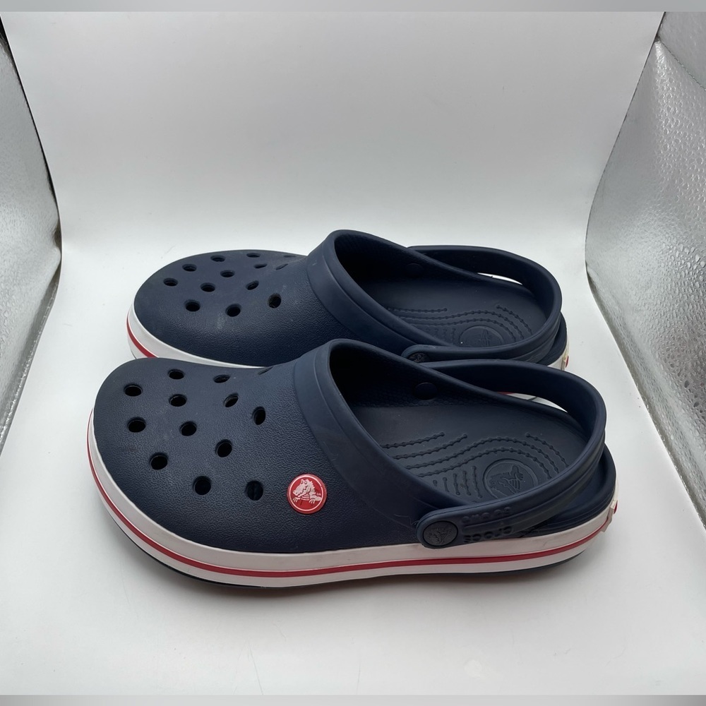 Crocs Crocband navy blue clogs women’s 7